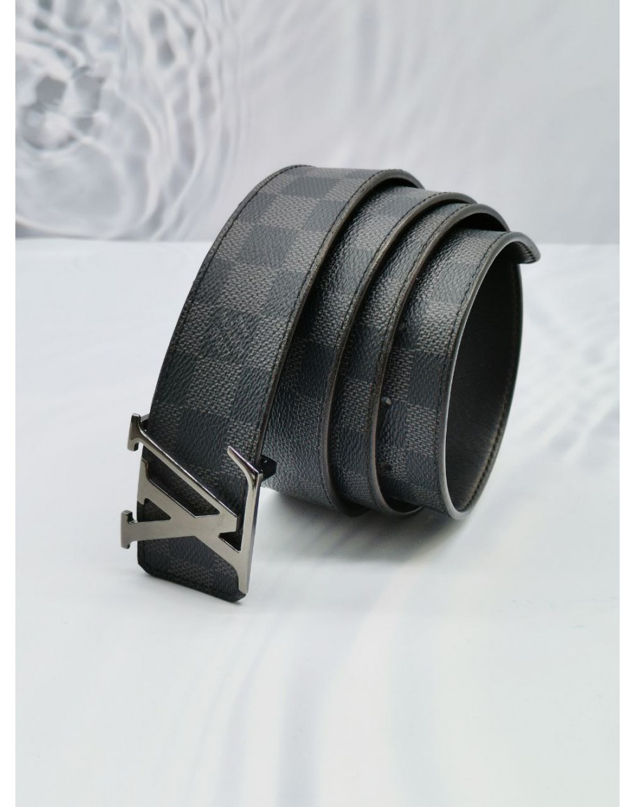 Black damier shop louis vuitton belt